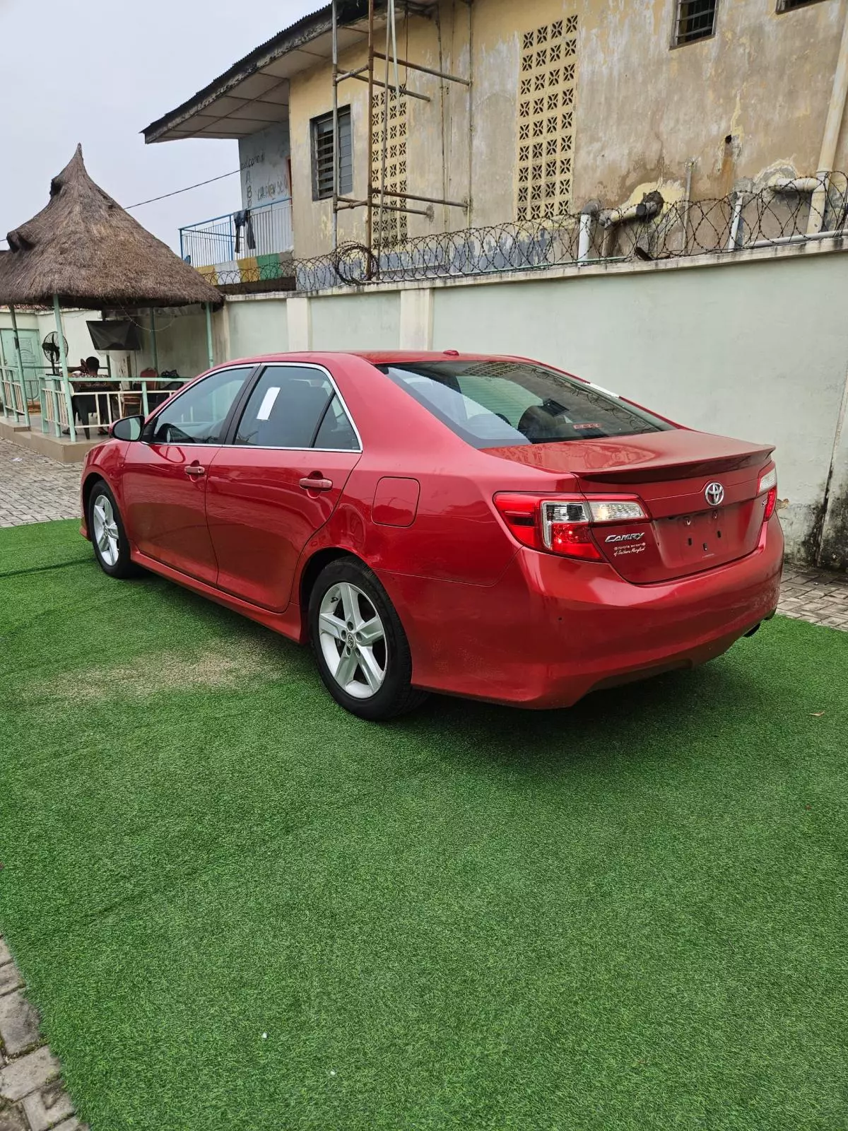 Toyota Camry   - 2012