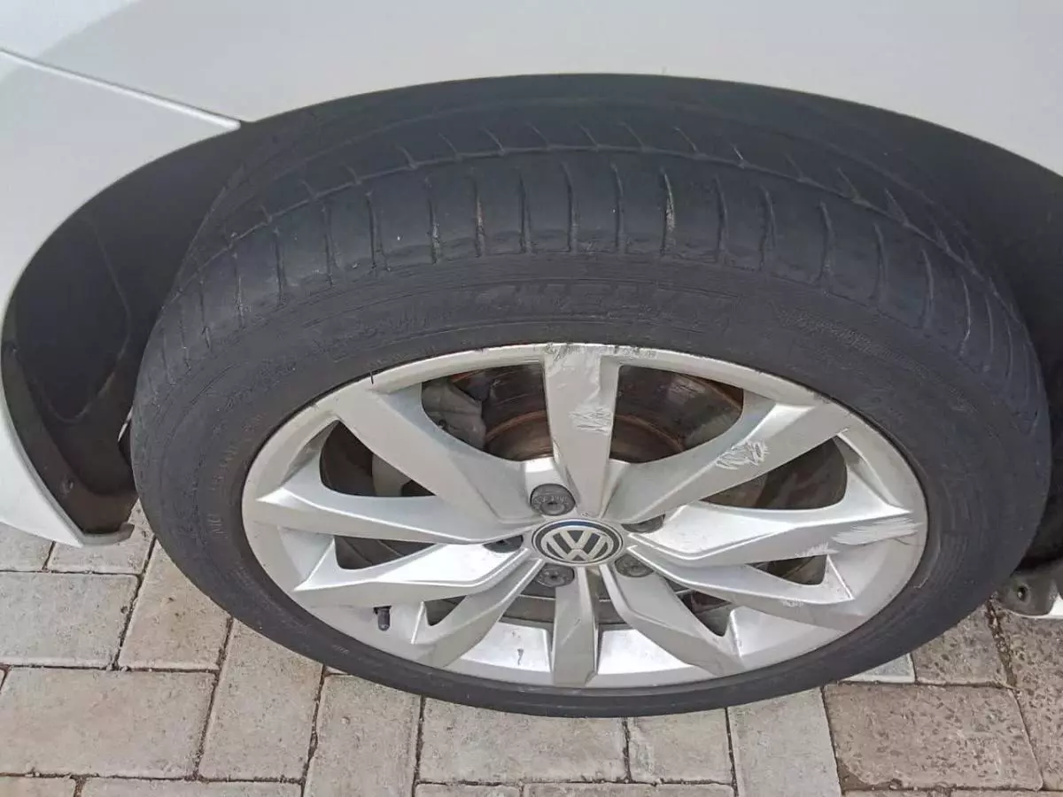 Volkswagen Golf   - 2016