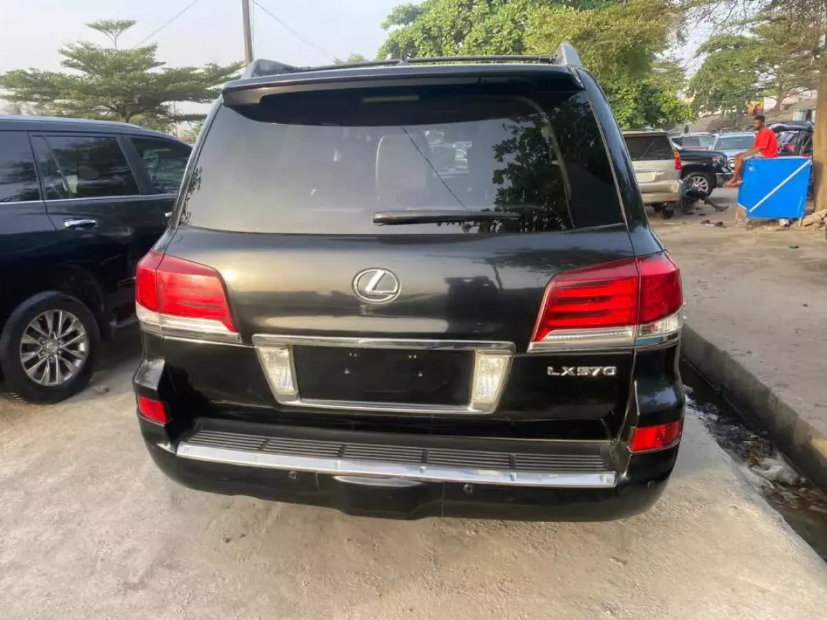 Lexus LX 570   - 2014