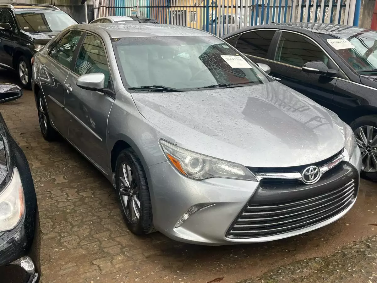 Toyota Camry   - 2015