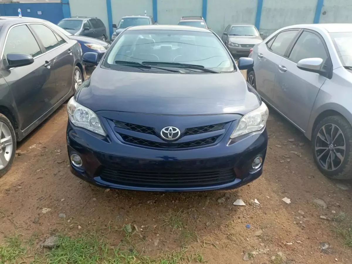 Toyota Corolla   - 2011