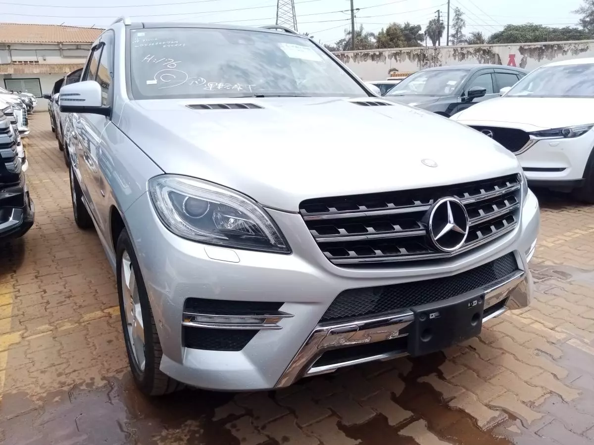 Mercedes-Benz ML 350   - 2012