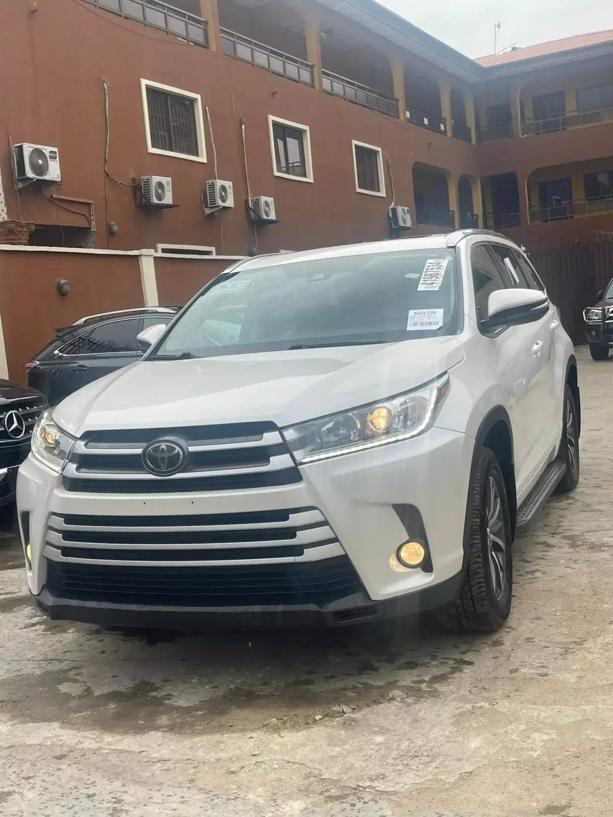 Toyota Highlander   - 2018