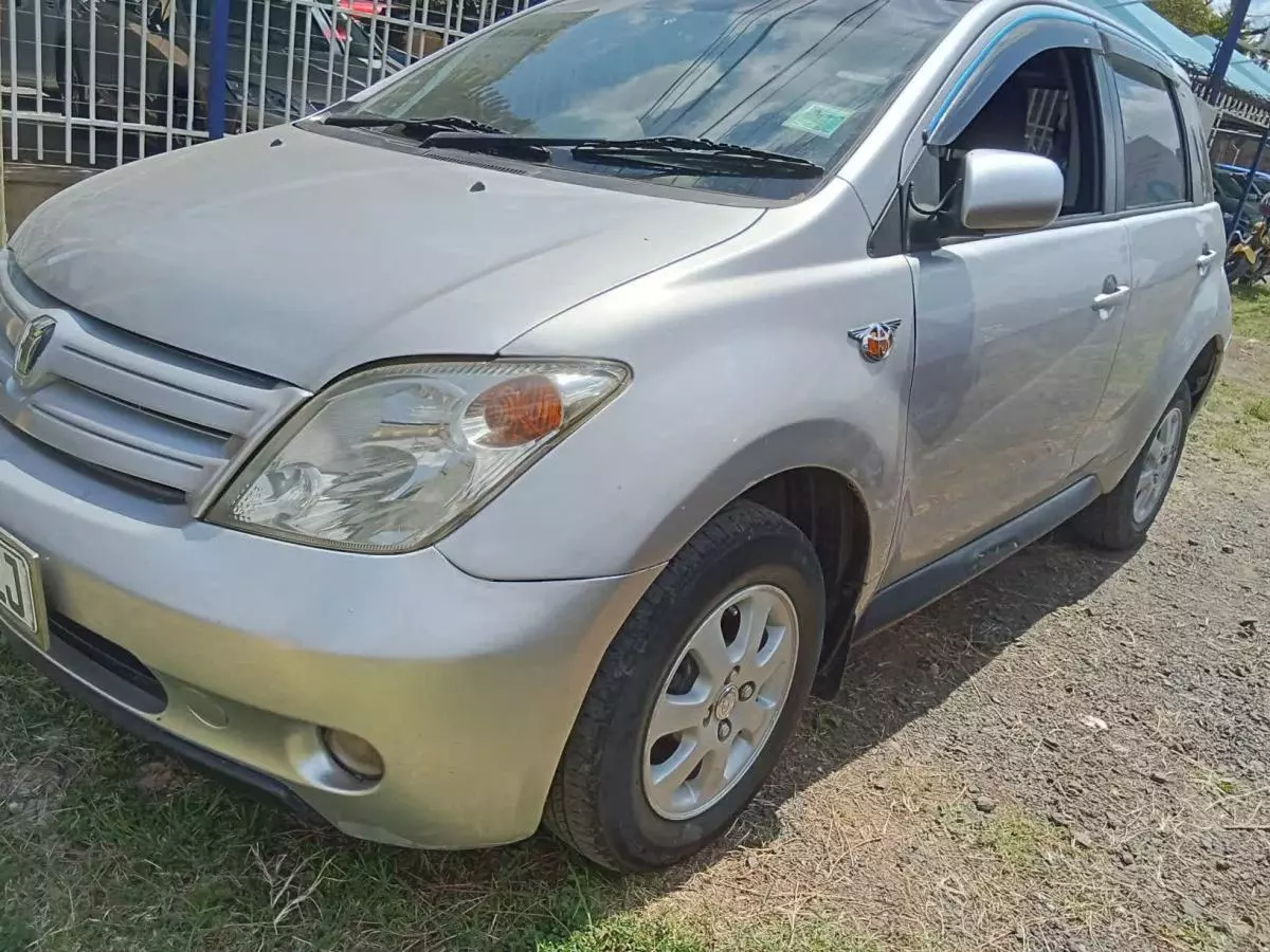 Toyota Ist    - 2003