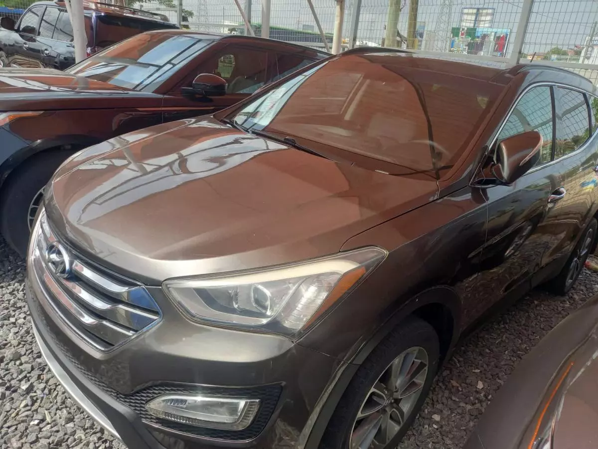 Hyundai Santa Fe   - 2014