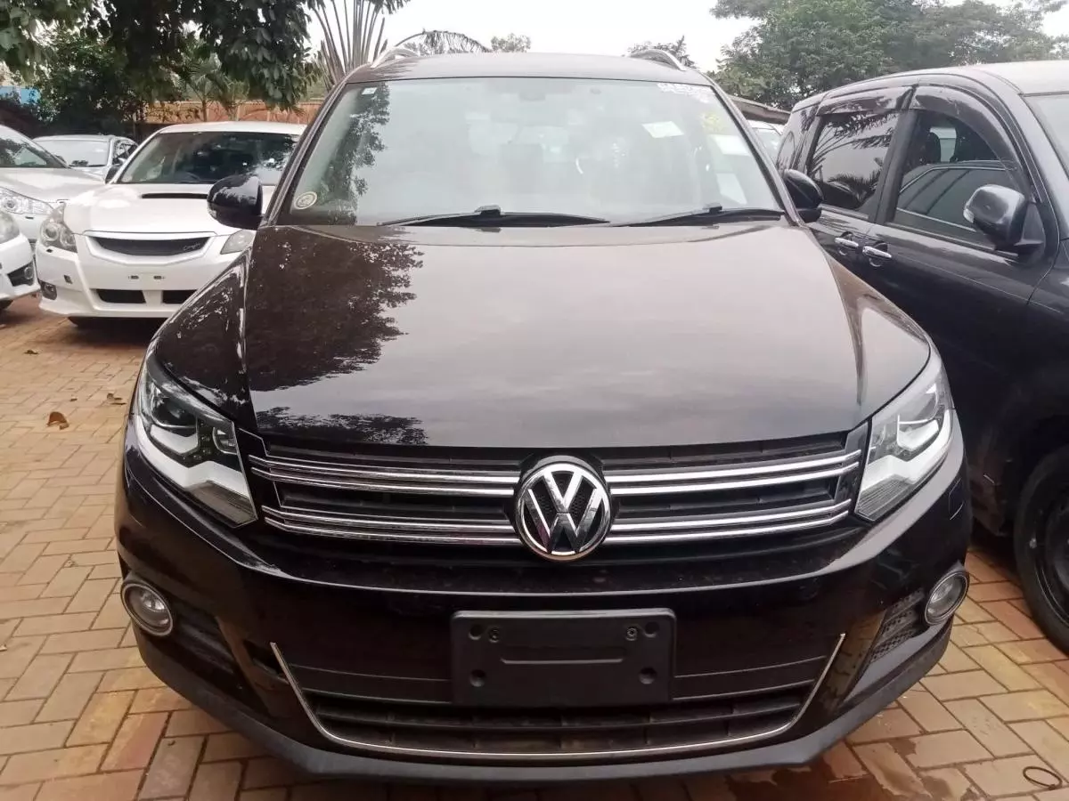 Volkswagen Tiguan   - 2014