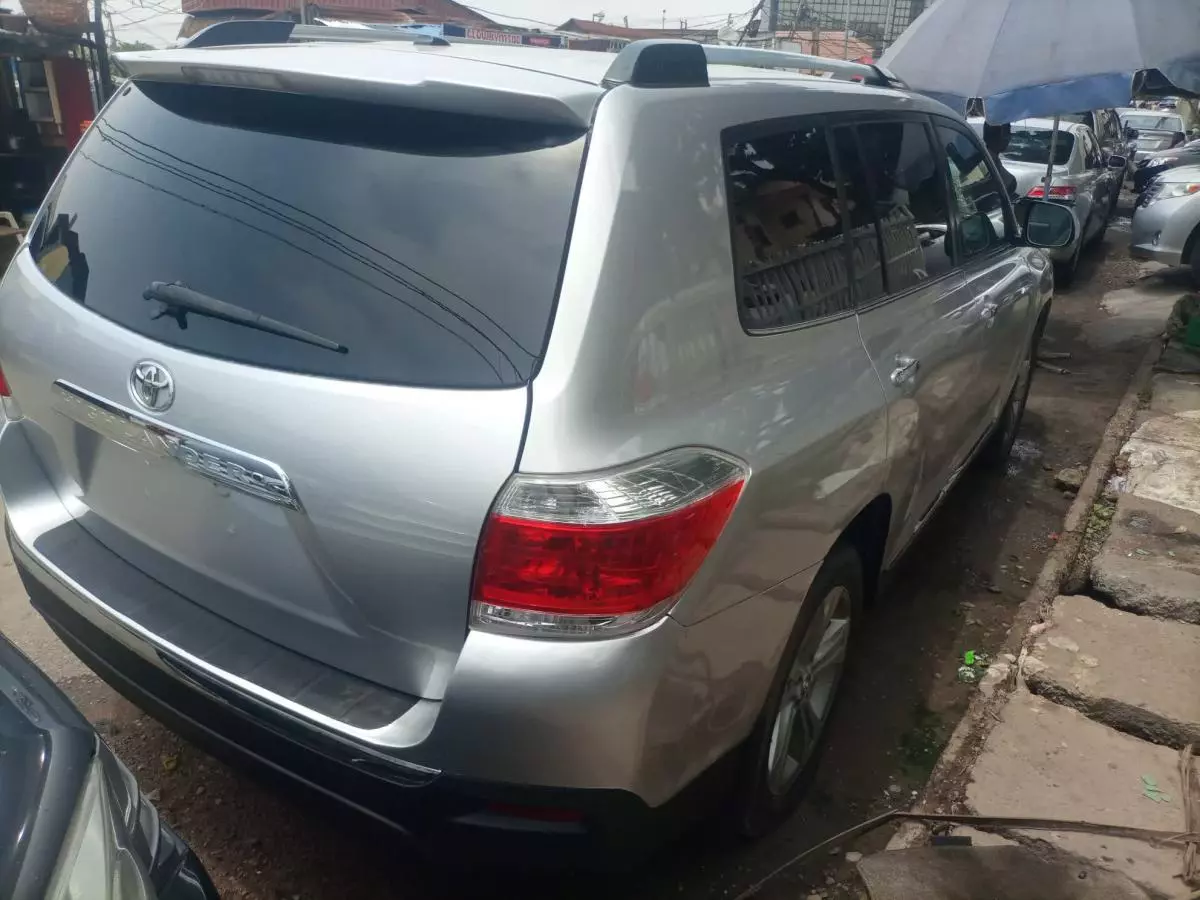 Toyota Highlander - 2013