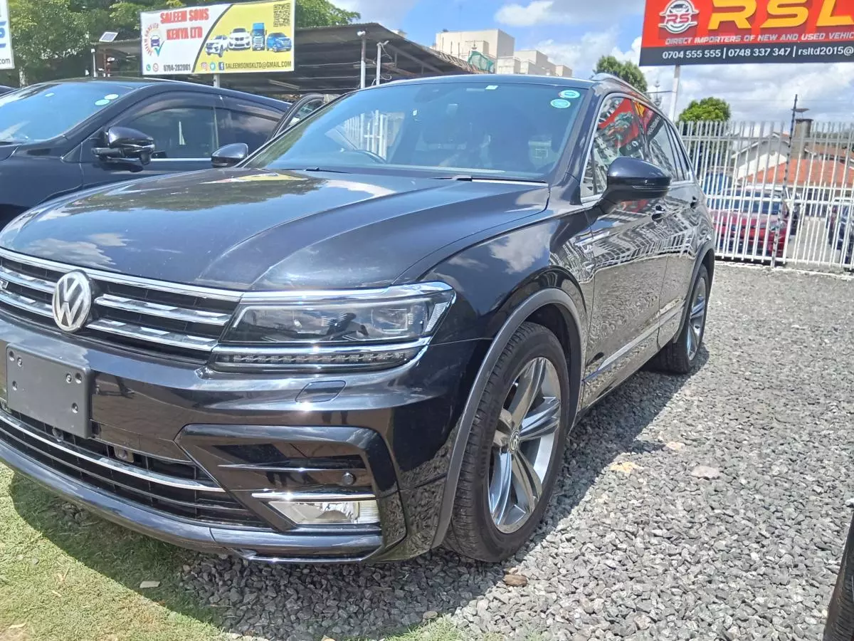 Volkswagen Tiguan   - 2017