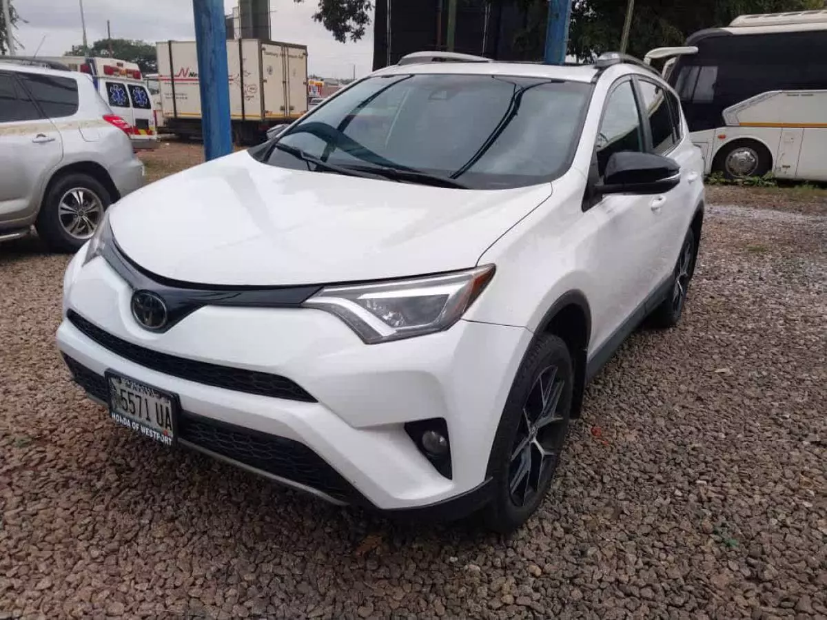 Toyota RAV 4   - 2018