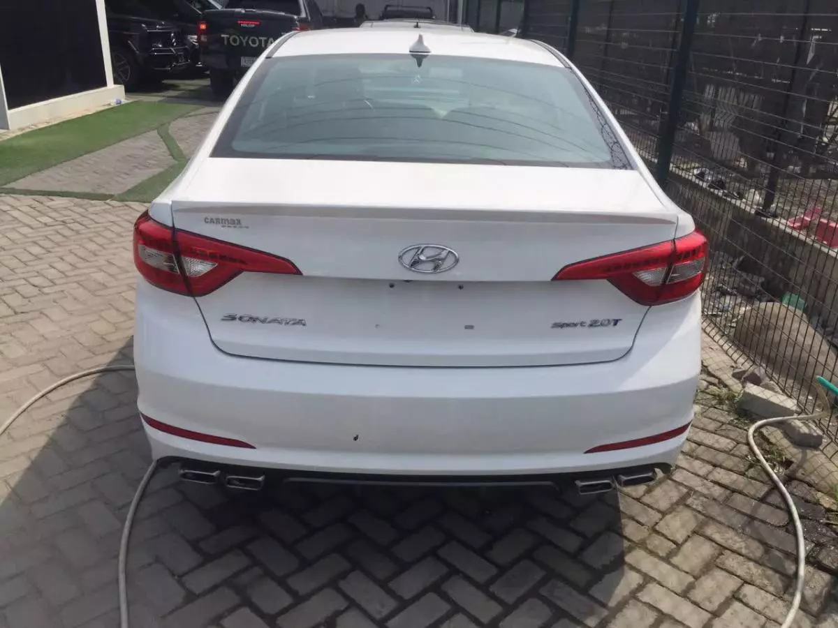 Hyundai Sonata - 2015