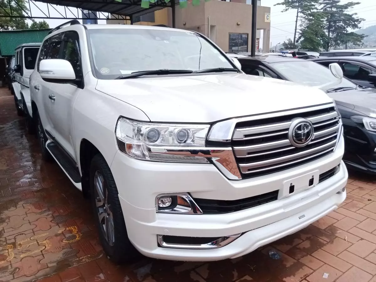 Toyota Landcruiser  V8   - 2015