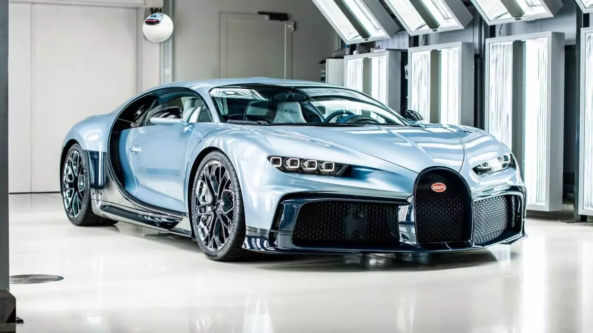 Bugatti Chiron   - 2017