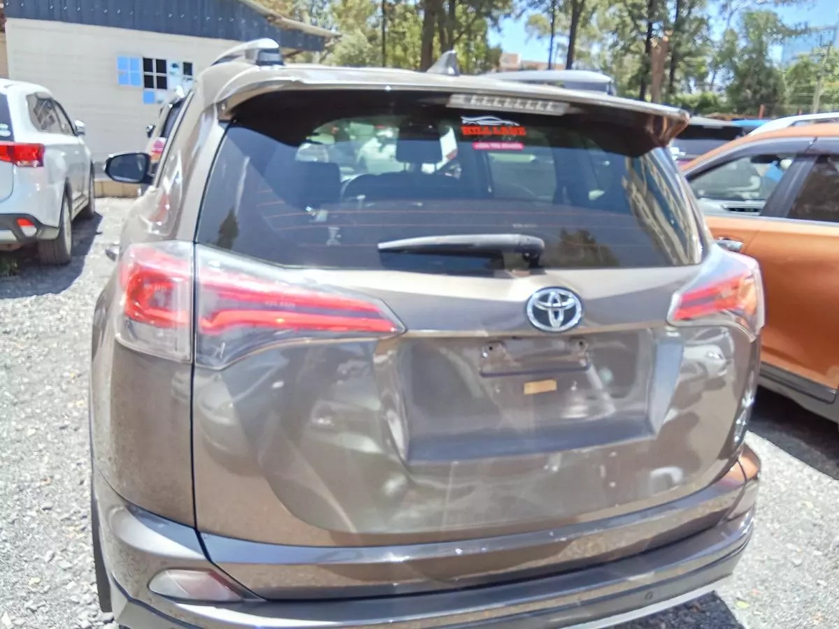 Toyota RAV 4   - 2016