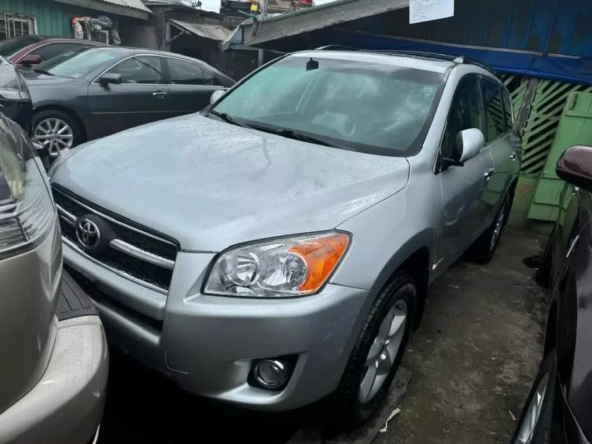 Toyota RAV 4   - 2012