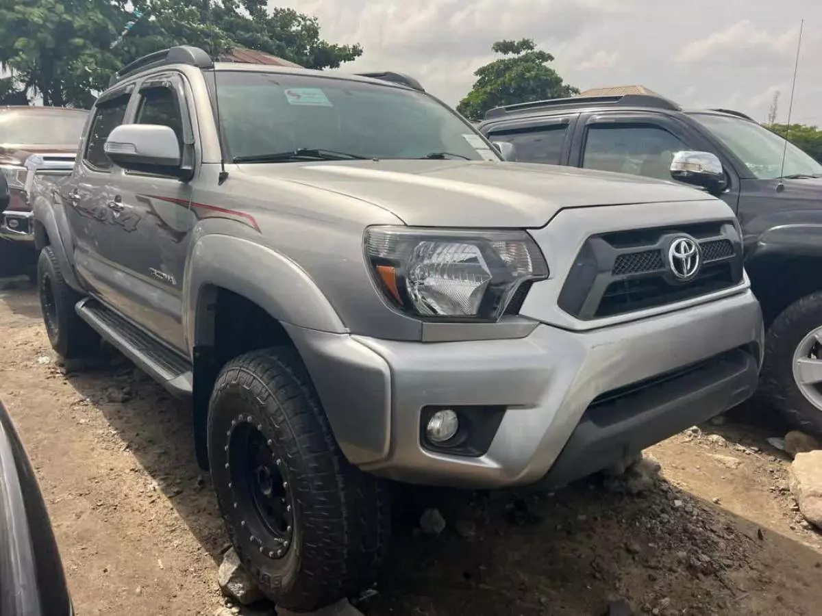 Toyota Tacoma   - 2015