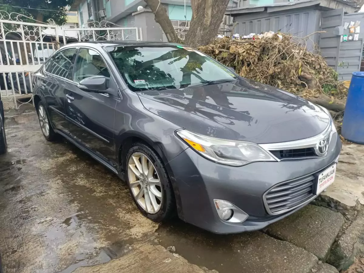 Toyota Avalon   - 2015