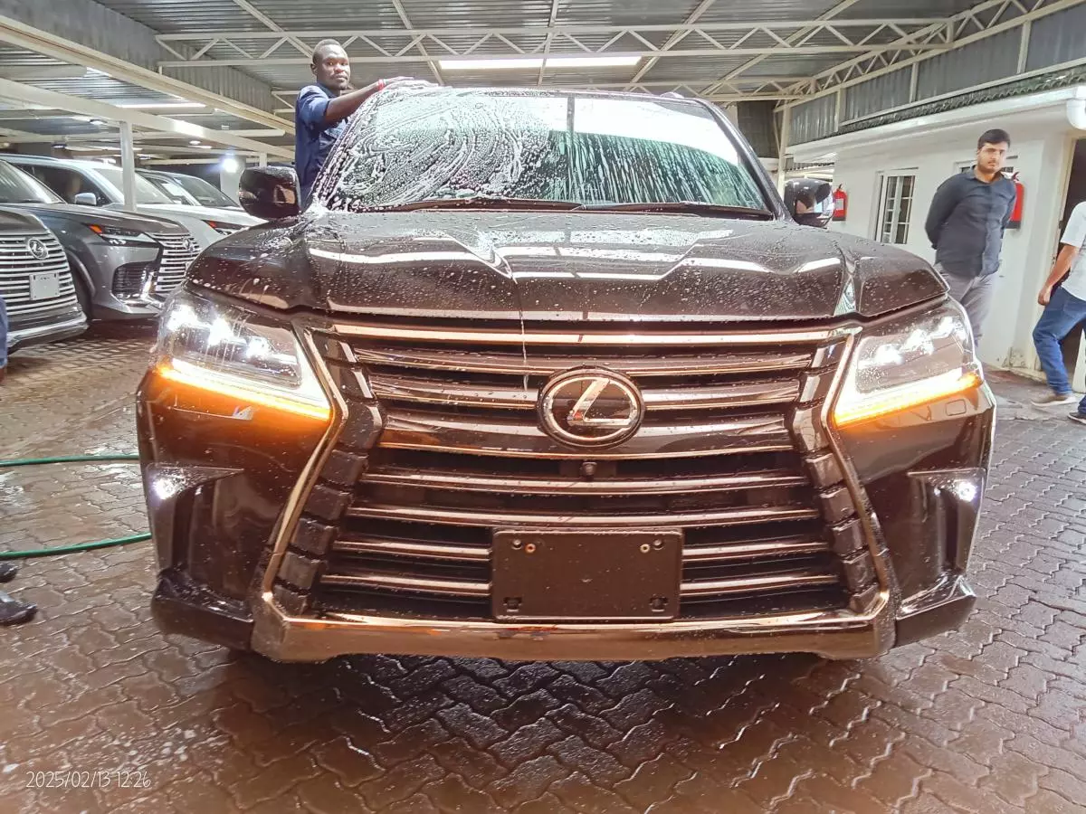 Lexus LX 570   - 2018