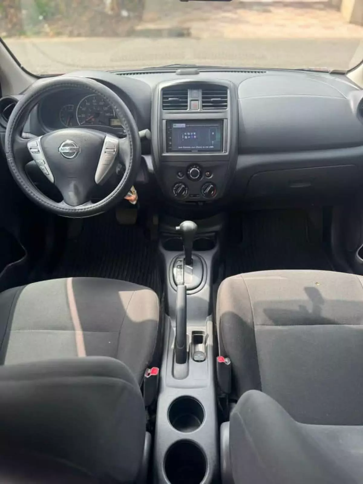 Nissan Versa   - 2015