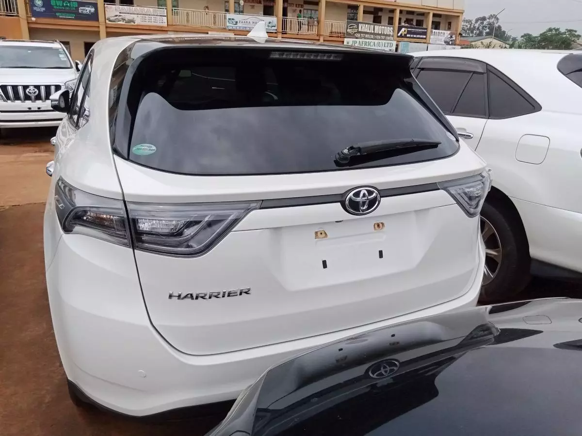 Toyota Harrier   - 2015