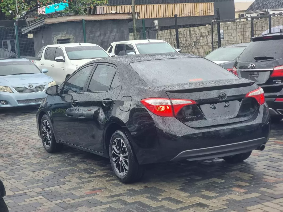 Toyota Corolla   - 2015