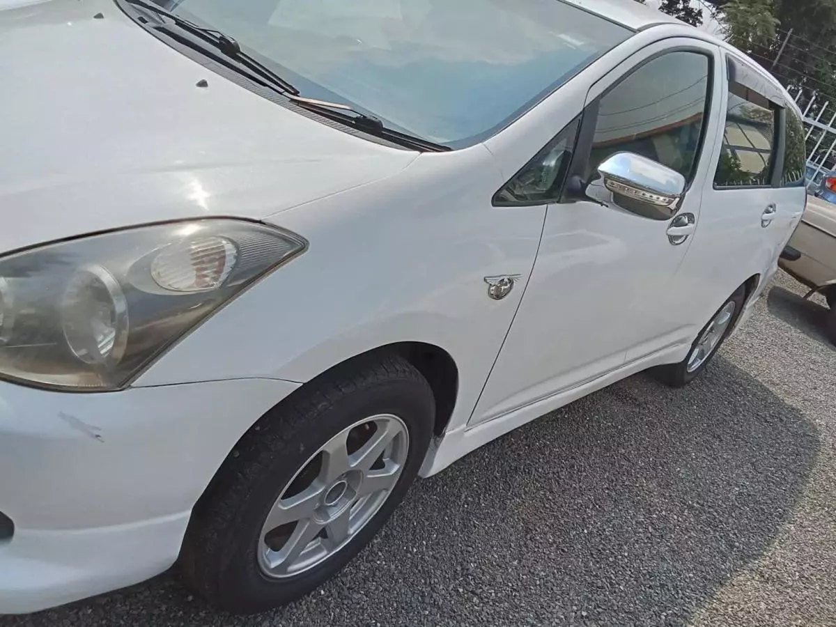 Toyota Wish   - 2004