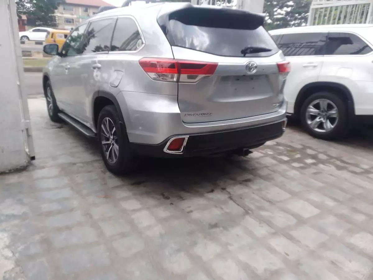 Toyota Highlander   - 2018