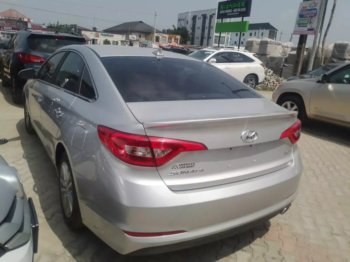 Hyundai Sonata   - 2015