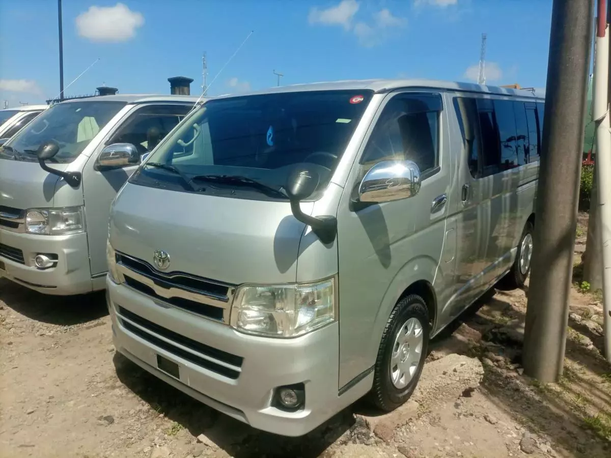 Toyota Hiace   - 2004