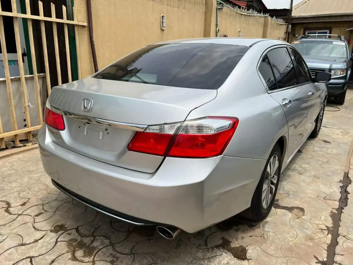 Honda Accord   - 2015