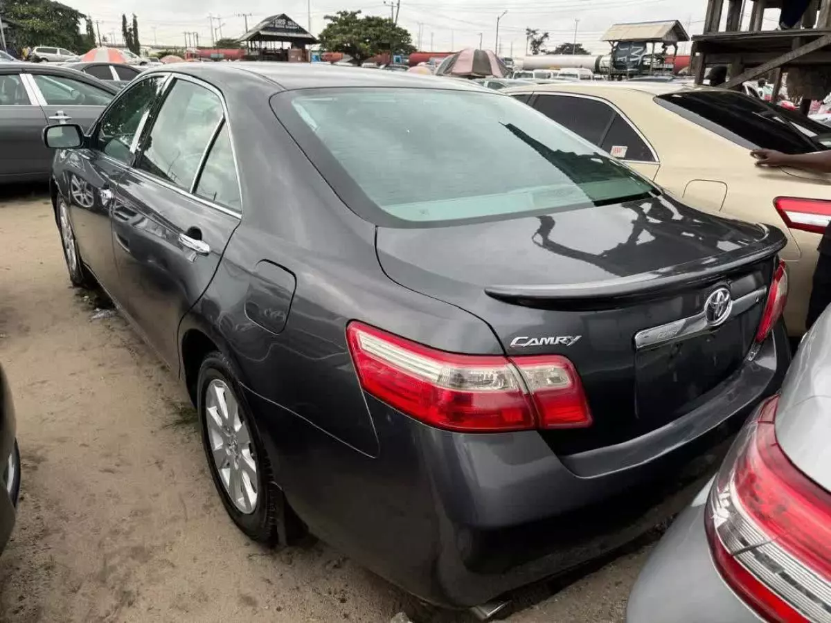 Toyota Camry   - 2007