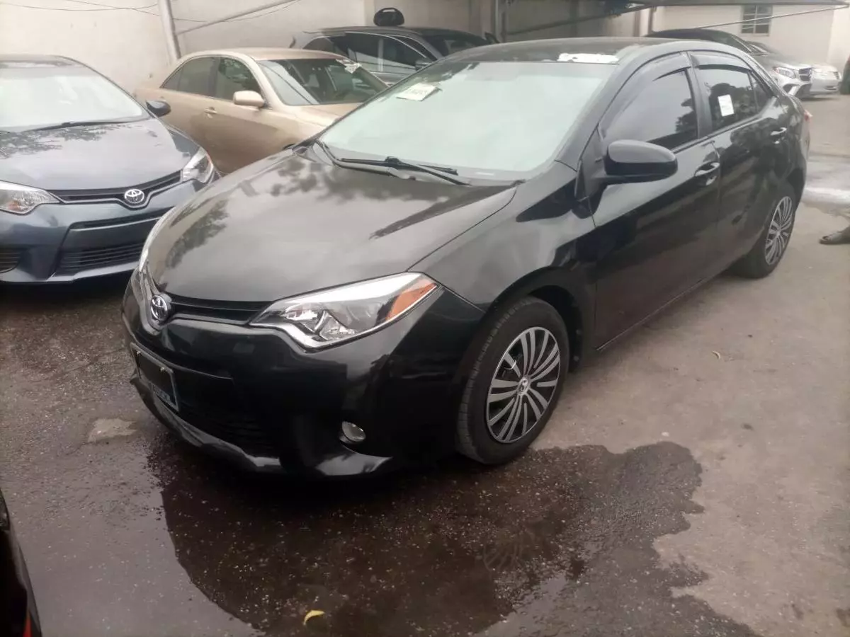 Toyota Corolla   - 2015