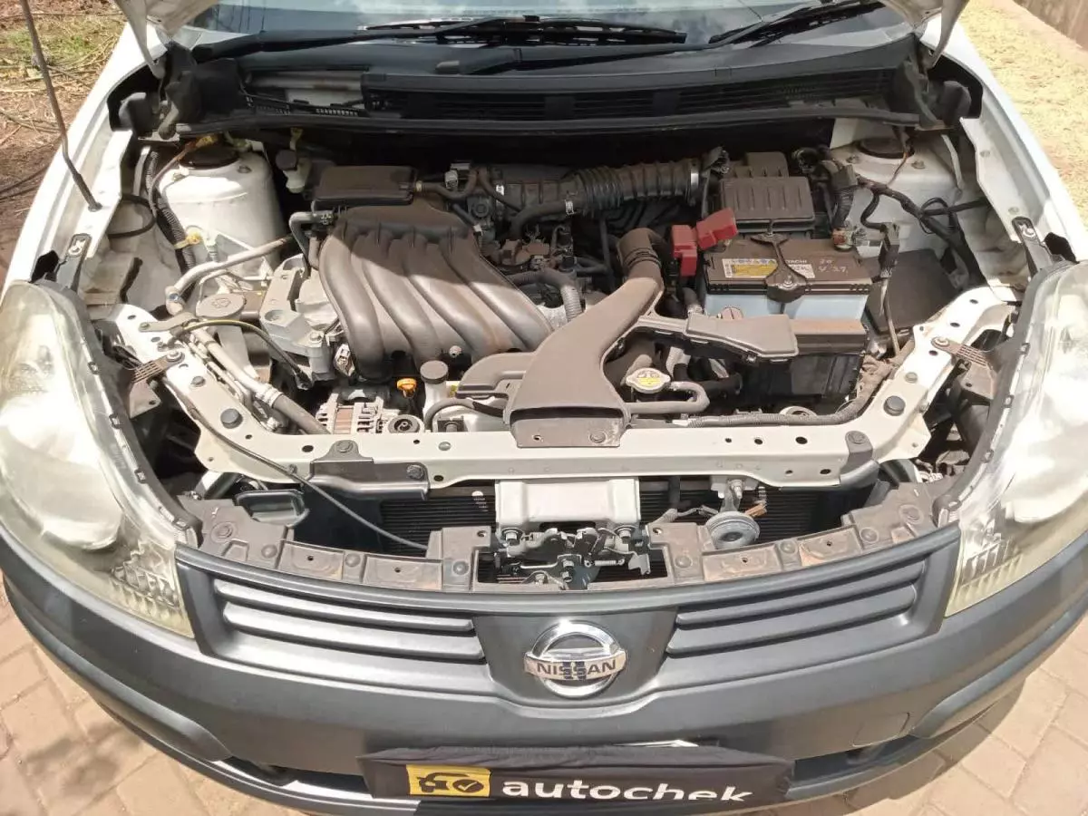 Nissan Advan  - 2014