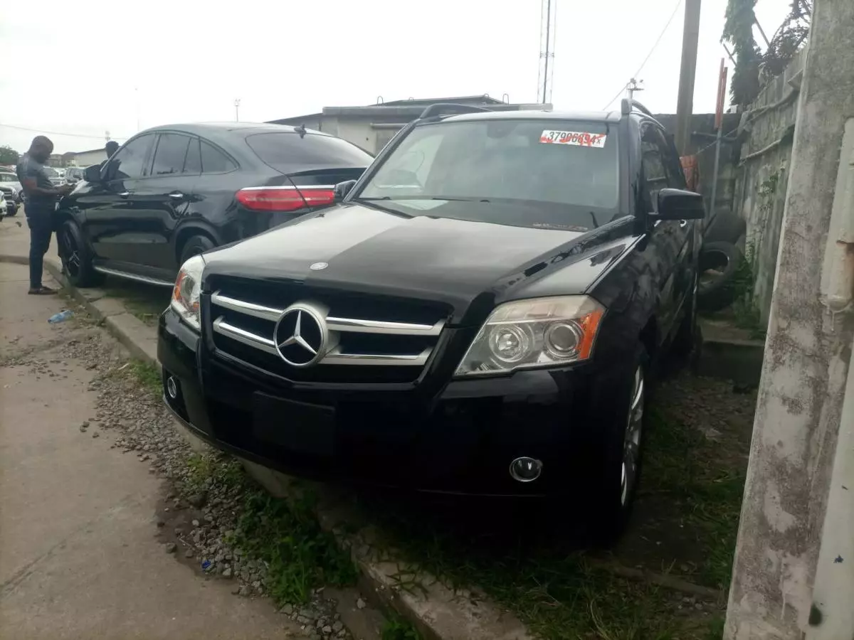 Mercedes-Benz GLK 350   - 2012