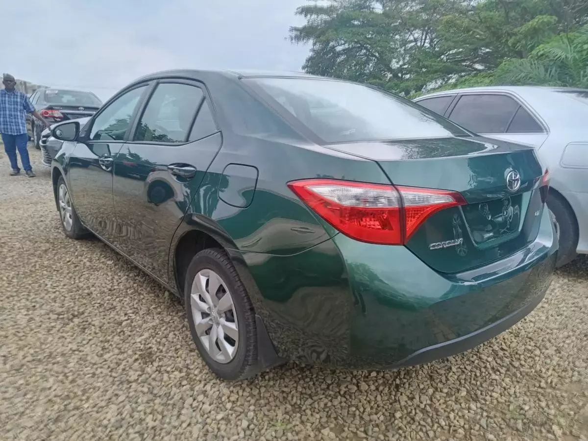 Toyota Corolla   - 2015