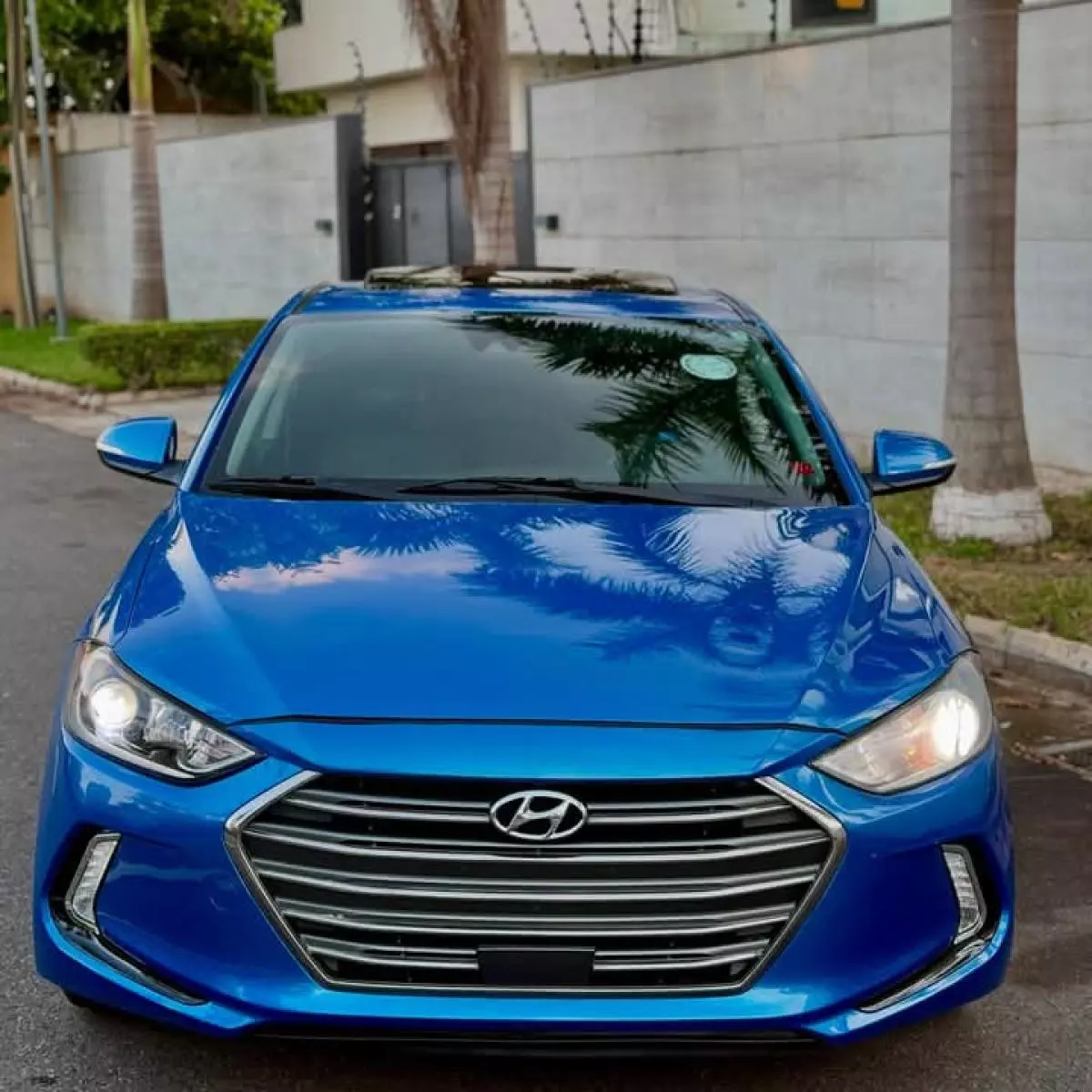 Hyundai Elantra   - 2018