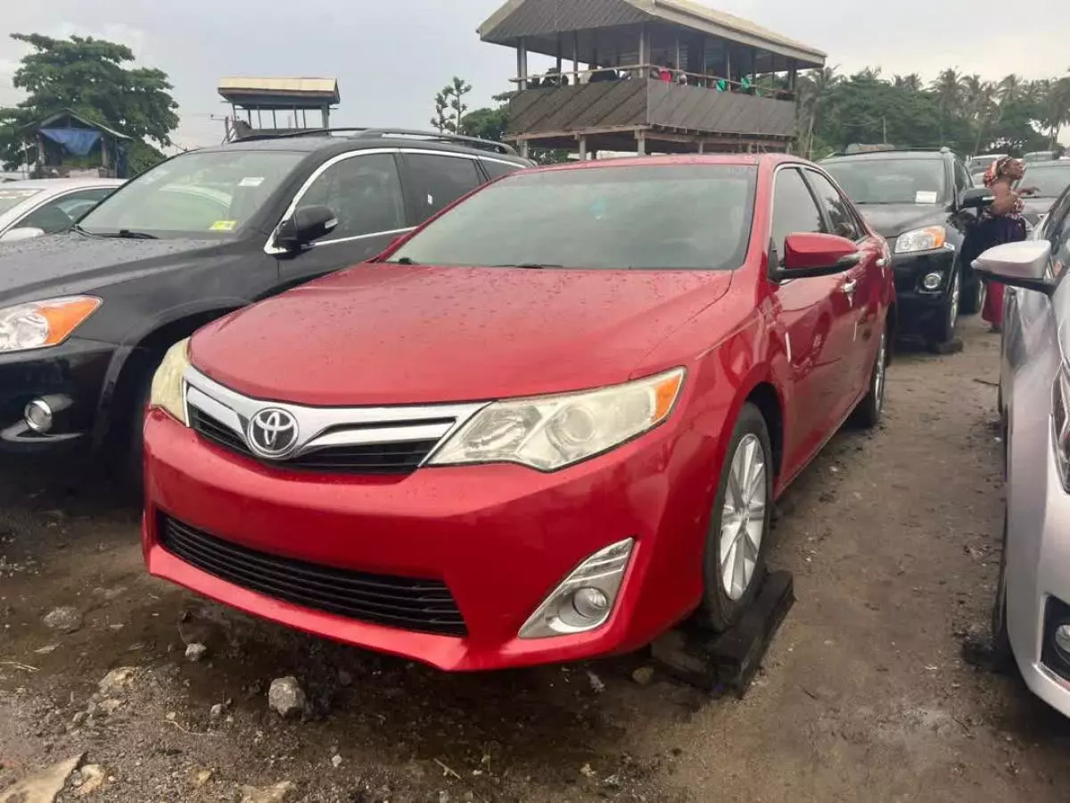 Toyota Camry   - 2012