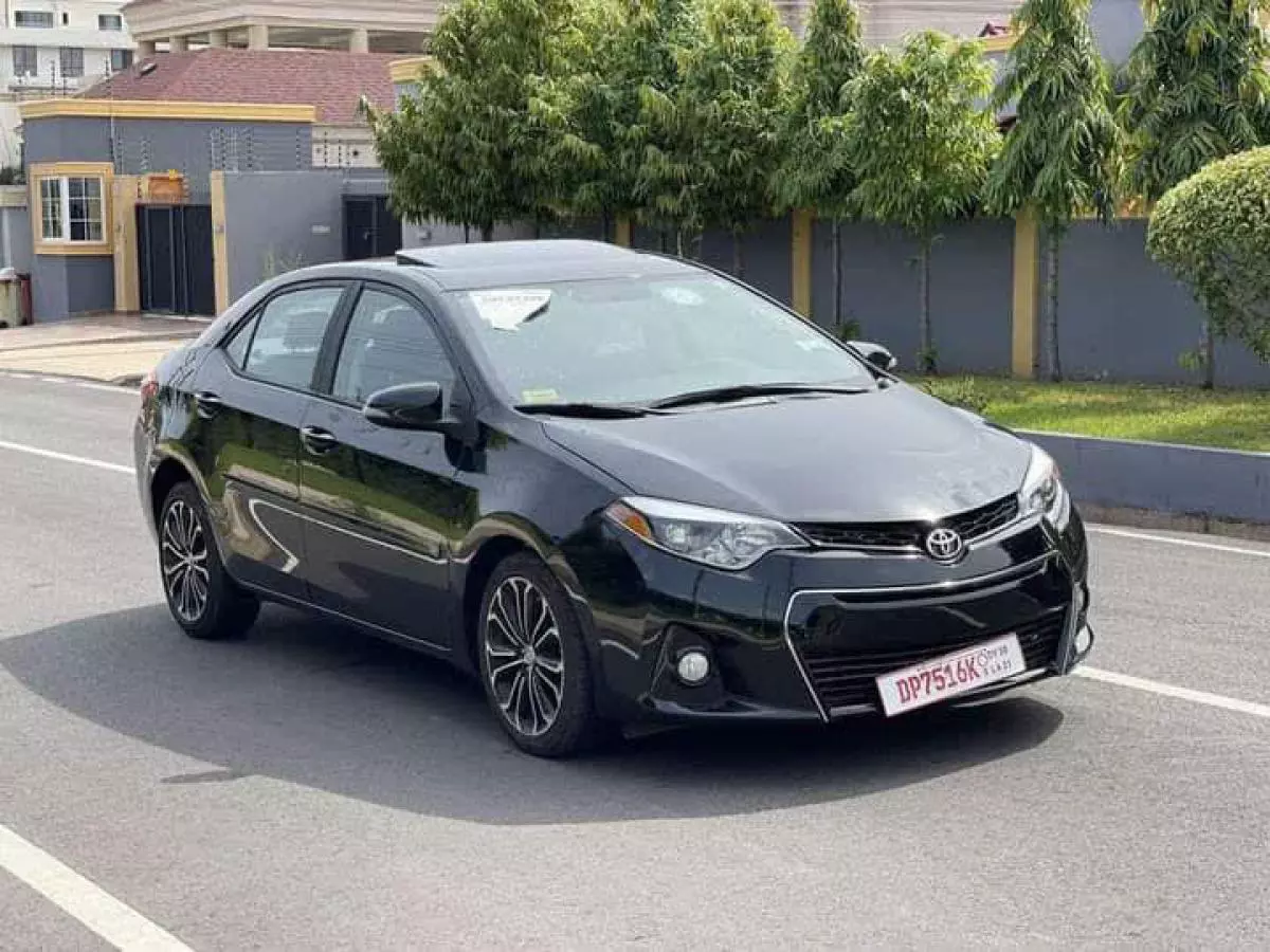 Toyota Corolla   - 2015