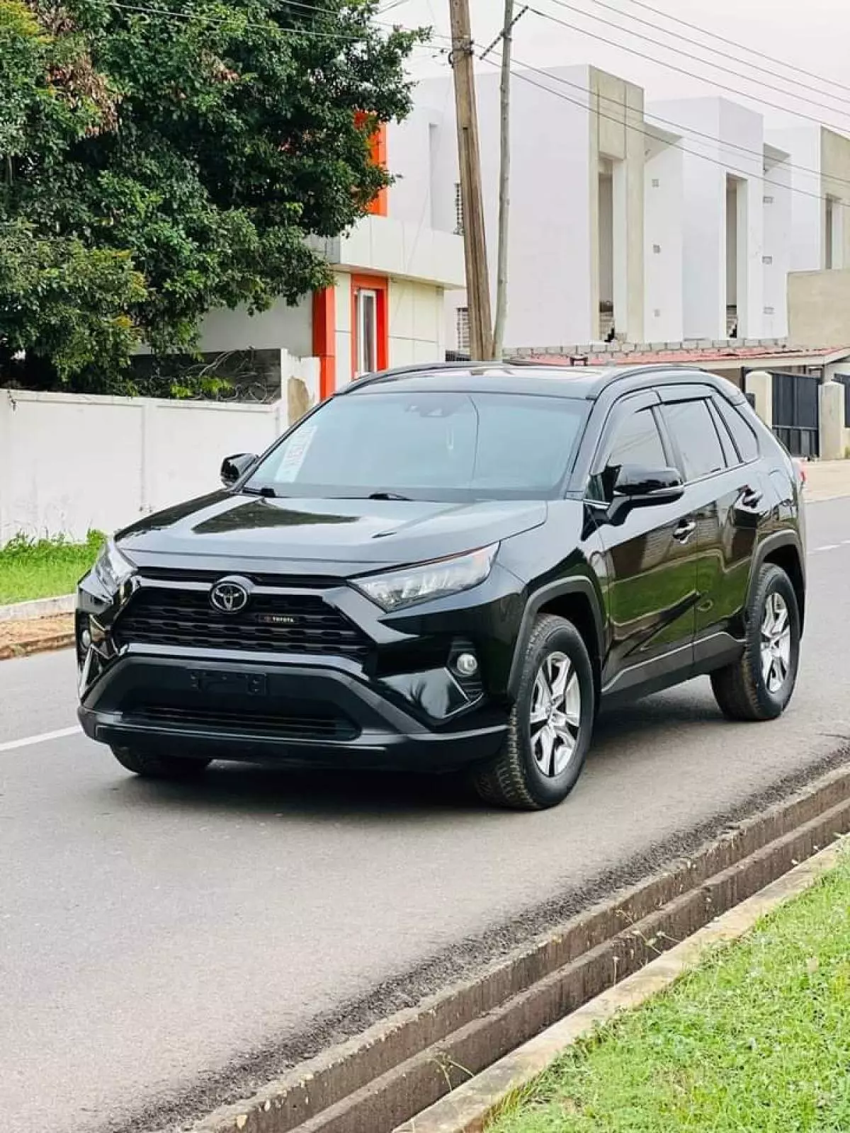 Toyota RAV 4   - 2019