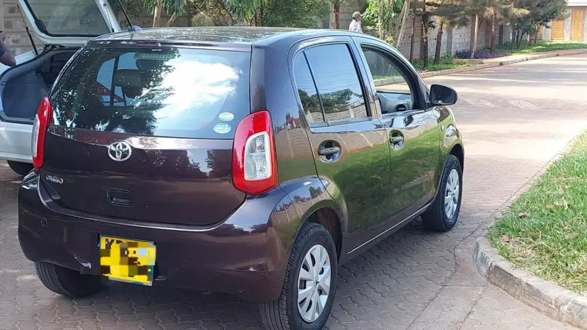 Toyota Passo   - 2015