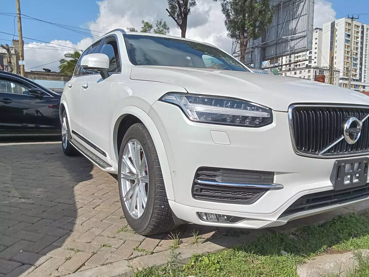 Volvo XC90   - 2018