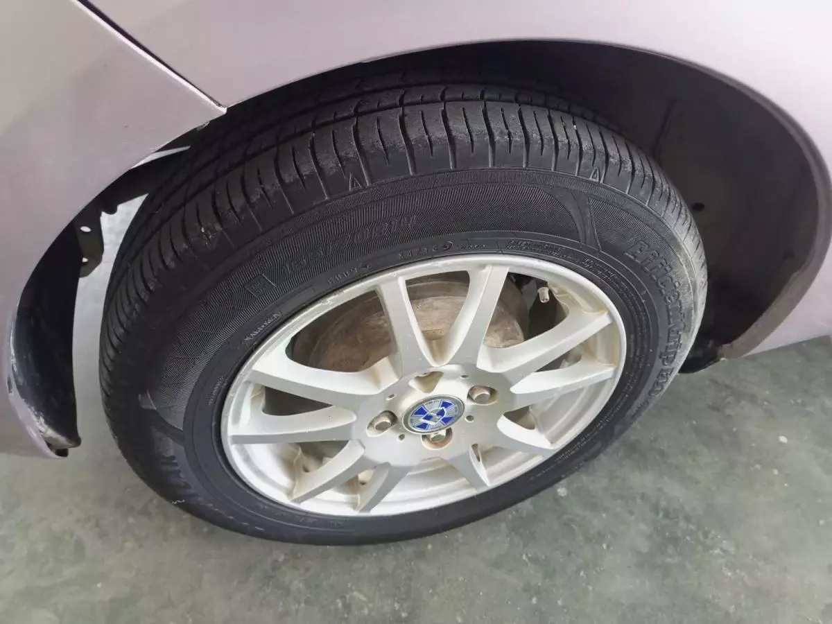 Toyota Vitz - 2012