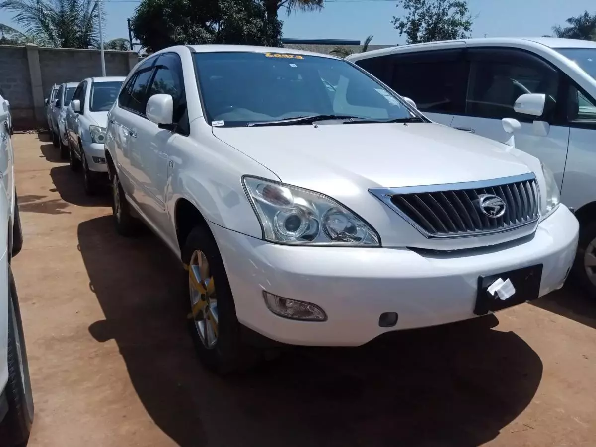 Toyota Harrier   - 2011