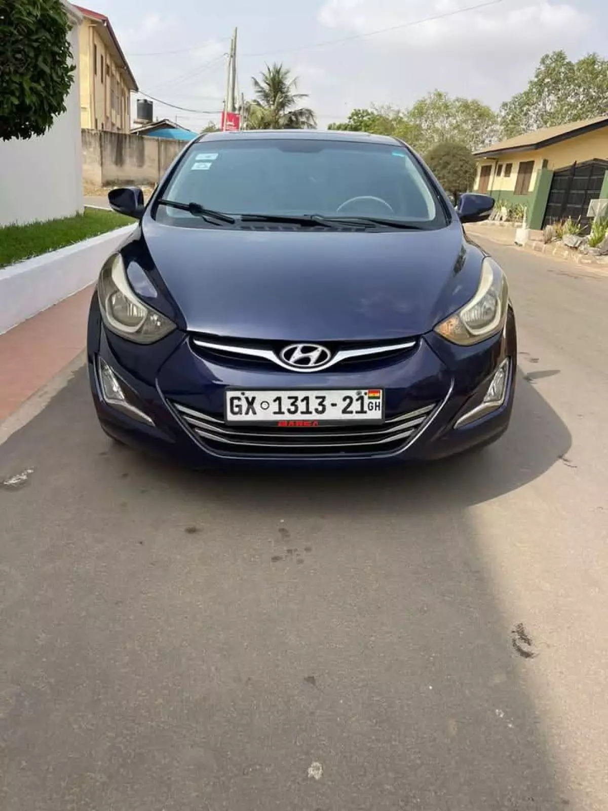 Hyundai Elantra   - 2013