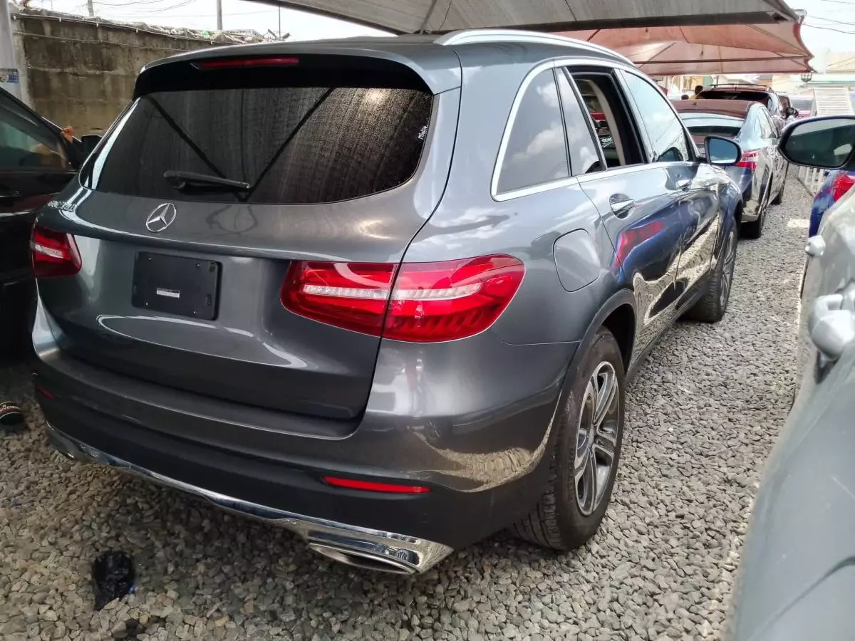 Mercedes-Benz GLC 300   - 2016