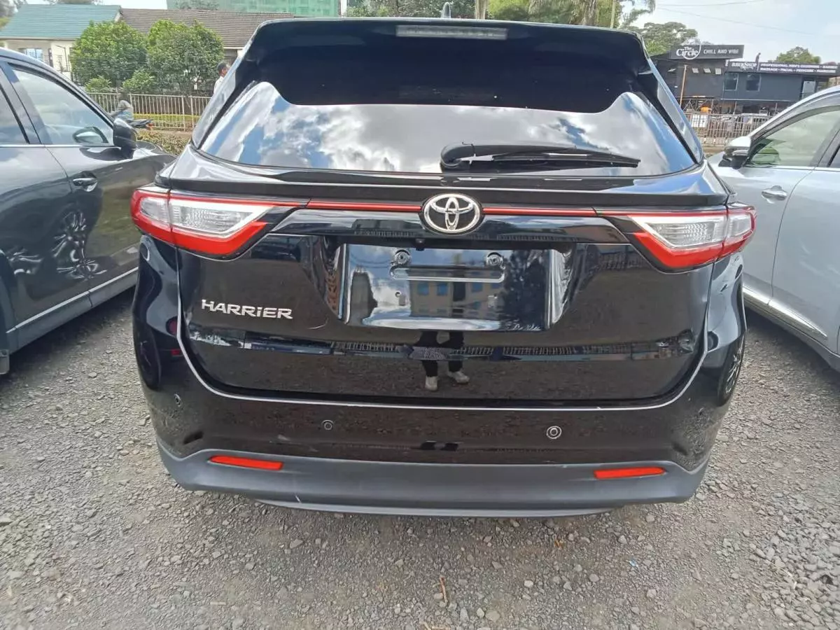 Toyota Harrier   - 2017