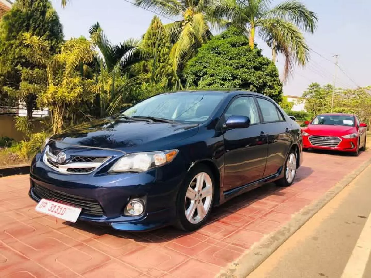 Toyota Corolla   - 2013