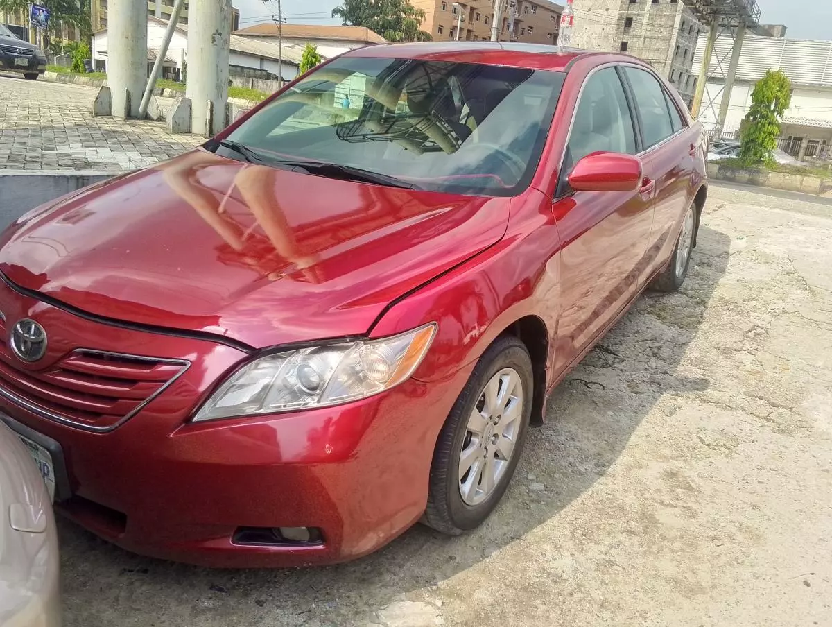 Toyota Camry   - 2009