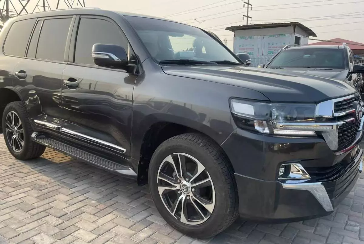 Toyota Land Cruiser - 2014