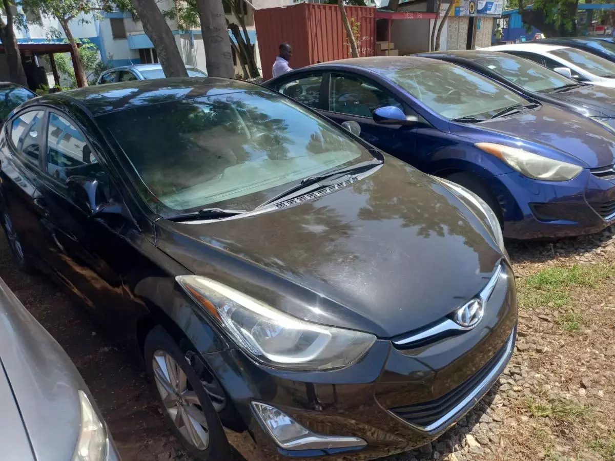 Hyundai Elantra   - 2015