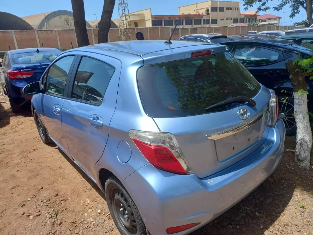 Toyota Yaris   - 2011